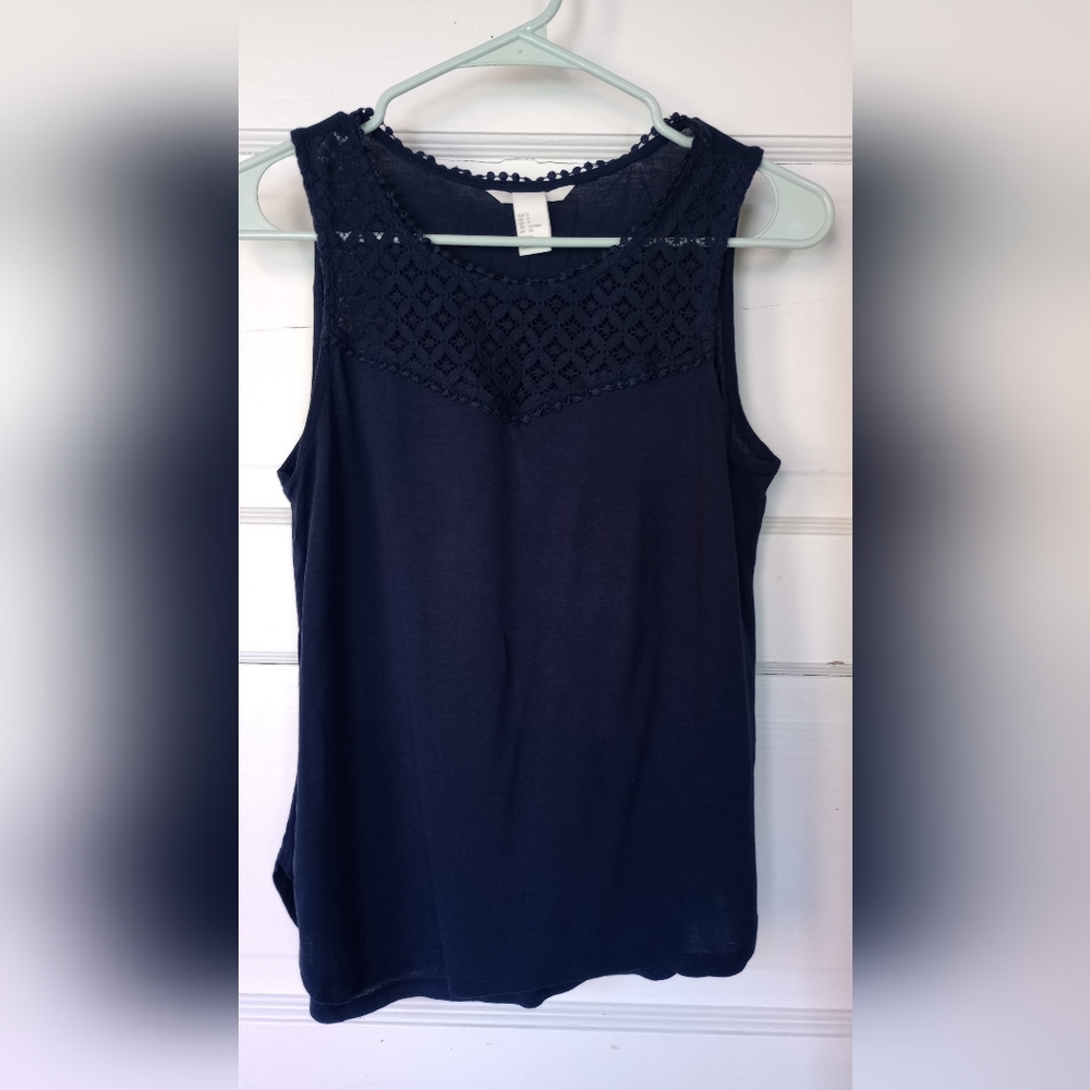 H&M Top - Picture 2 of 7